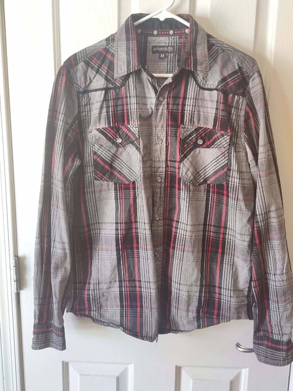 Wornstar Men's Medium Plaid Western Snap Shirt Gray Black Red Long Sleeve